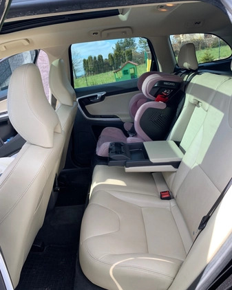 Volvo XC 60 cena 95000 przebieg: 147000, rok produkcji 2016 z Kraków małe 67